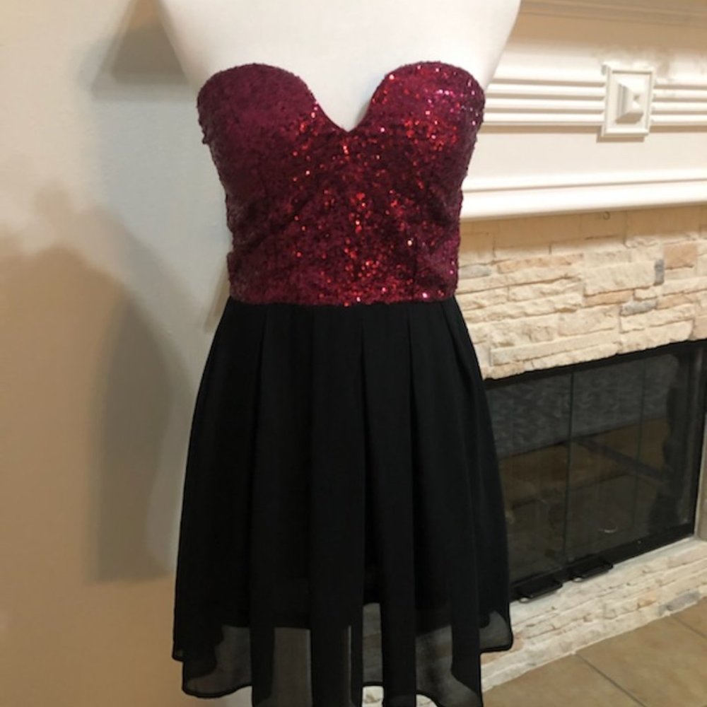 Xtaren  - Wine Sequin Mini Dress - Med